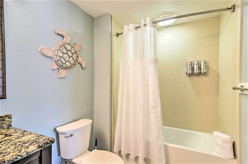 Foto 9 - Waterfront Condo w/ Water Park, Walk to the Beach