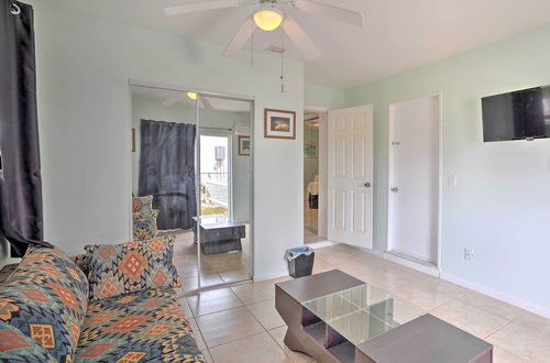 Foto 6 - Pet-friendly Jensen Beach Gem - 3 Mi to Ocean