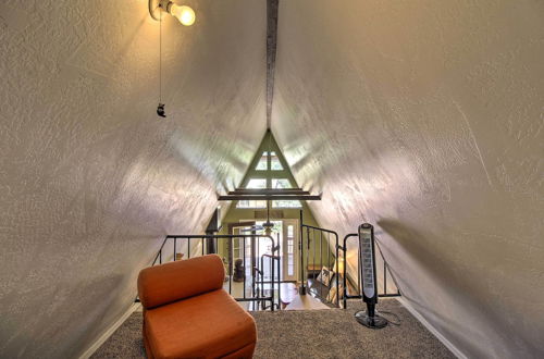 Foto 11 - Cozy A-frame Cabin in Overgaard: Pets Welcome