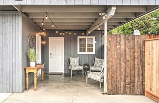 Photo 3 - Adorable Studio Cottage: Walkable to Town