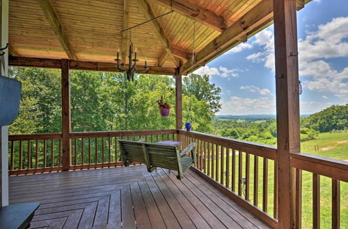 Photo 16 - Charming Galax Retreat w/ Wraparound Deck