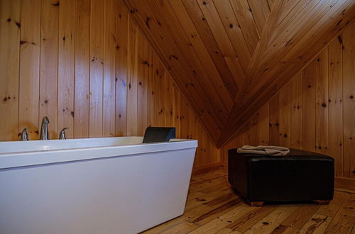 Photo 18 - Executive Plus 52 - Beautiful Spacious log Home With Private hot tub Pool