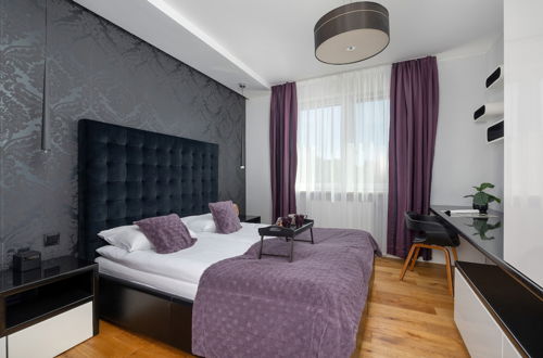 Photo 3 - Stylish Kraków Apartment by Renters