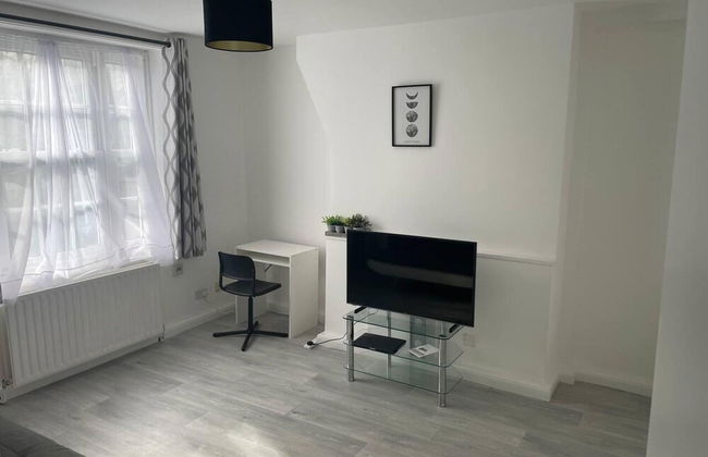Remarkable 1-bed Apartment in London Near Vauxhall - Foto 1