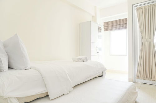 Photo 2 - Minimalist And Homey Studio Green Bay Pluit Apartment