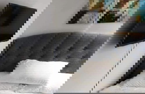 Remarkable 2-bedroom Condo Unit in Quezon City - Foto 11