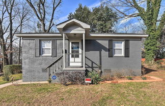 Photo 1 - Renovated Charlotte Bungalow - 3 Mi to Downtown