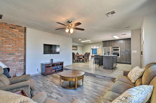 Foto 7 - Charming Home < 11 Mi to Downtown Phoenix