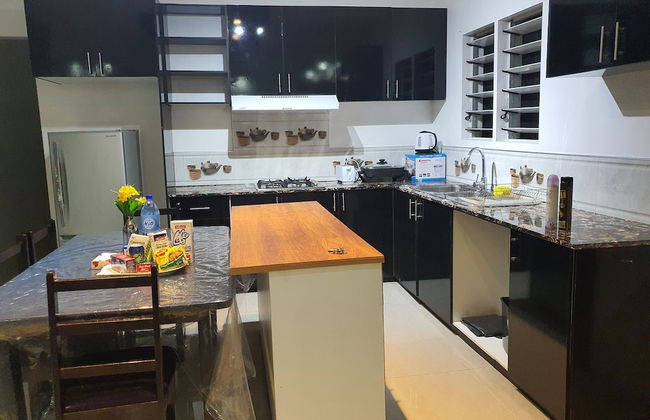 Master Bedroom with Shared Kitchen - Foto 1