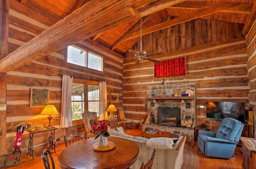 Photo 7 - Cozy Cumberland Mountain Cabin w/ Stunning Views