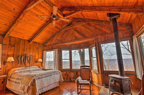 Foto 19 - Cozy Cumberland Mountain Cabin w/ Stunning Views