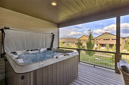 Foto 27 - Chic Granby Home w/ Furnished Deck & Hot Tub