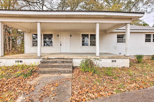 Photo 8 - Charming Gadsden Home w/ Golf Course Views