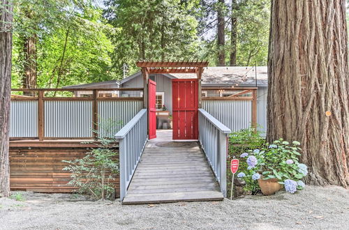 Foto 23 - Redwoods Cabin w/ Hot Tub: Walk to Russian River