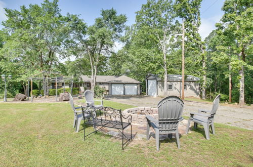 Photo 2 - Hot Springs Vacation Rental on Lake Hamilton