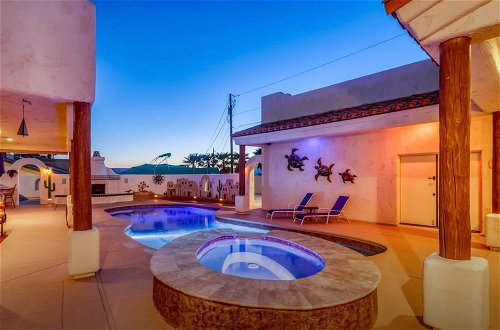 Foto 3 - Deluxe Adobe Home & Casita w/ Outdoor Pool & Spa