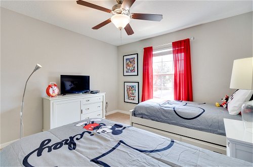 Foto 4 - Modern Kissimmee Townhome w/ Fenced Pool & Patio