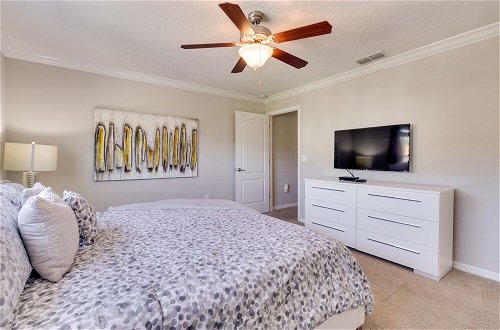 Foto 21 - Modern Kissimmee Townhome w/ Fenced Pool & Patio