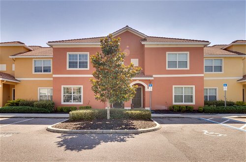Foto 17 - Modern Kissimmee Townhome w/ Fenced Pool & Patio