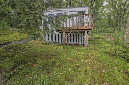 Photo 15 - Idyllic Edgecomb Forest Studio w/ Deck & Balcony