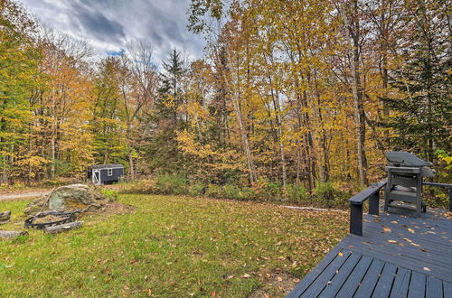 Photo 9 - Whimsical Winhall Cottage w/ Private Hot Tub