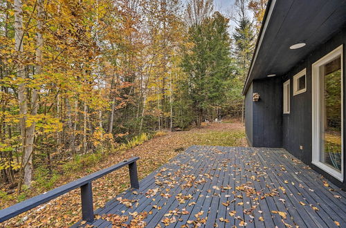 Photo 33 - Whimsical Winhall Cottage w/ Private Hot Tub