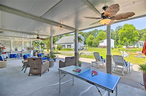 Foto 15 - Idyllic Waterfront Home w/ Game Room, Shared Dock