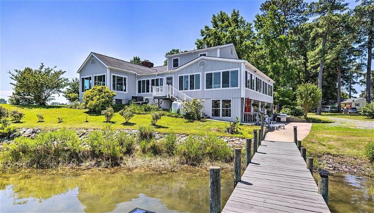 Foto 1 - Idyllic Waterfront Home w/ Game Room, Shared Dock