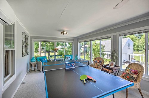 Foto 7 - Idyllic Waterfront Home w/ Game Room, Shared Dock