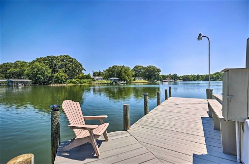 Foto 38 - Idyllic Waterfront Home w/ Game Room, Shared Dock