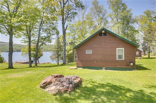 Foto 30 - Picturesque Maine Getaway w/ Lake Access