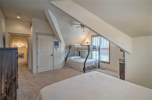 Photo 14 - Updated Townhome w/ Hot Tub - Walk to Downtown