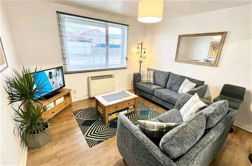 Photo 12 - Lovely 2 bed with free parking