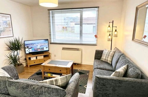 Photo 9 - Lovely 2 bed with free parking