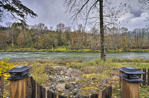 Photo 20 - Riverfront Gold Bar Cabin w/ Hot Tub & Mtn Views