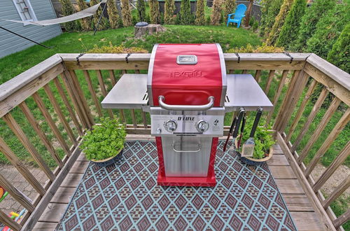 Foto 9 - Lovely Dearborn Home w/ Gas Grill & Backyard