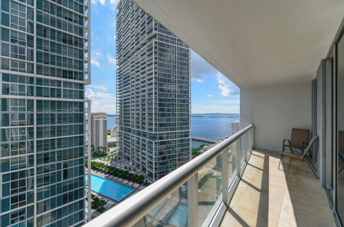 Photo 16 - Luxury 2BR Condo at Icon Brickell W