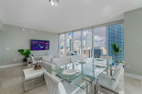 Photo 18 - Luxury 2BR Condo at Icon Brickell W