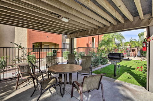 Foto 10 - 'red Rox' Phoenix Condo w/ Patio ~ 3 Mi to Airport