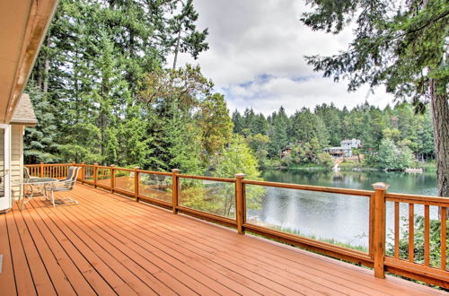 Photo 8 - Anderson Island Retreat w/ Lakefront Deck & Canoe