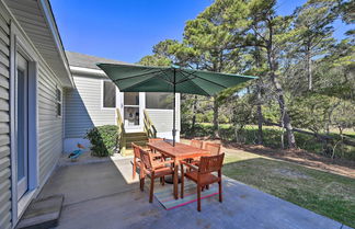 Photo 3 - Beaufort Pad w/ Patio: 3 Blocks to Waterfront