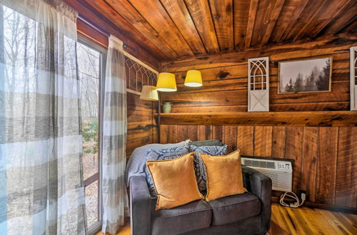 Photo 26 - Cozy Tennessee Cabin Rental - 1 Mi to Lake