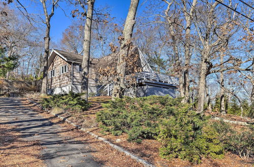 Photo 9 - Chic East Hampton Retreat w/ Deck & View