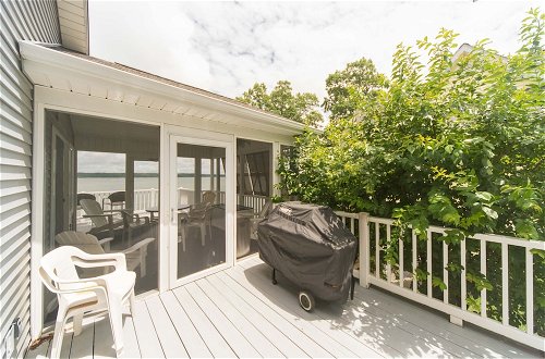 Foto 42 - Lake-front Luxury 5bdrm on Kentucky Lake - JZ Vacation Rentals