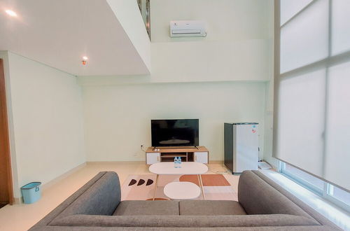 Foto 11 - Big Studio Loft Apartment at The Reiz Condominium Medan By Travelio