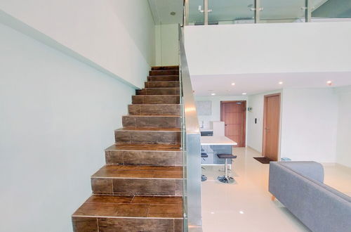 Photo 13 - Big Studio Loft At The Reiz Suites Medan Apartment