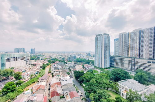 Photo 20 - Big Studio Loft Apartment at The Reiz Condominium Medan By Travelio