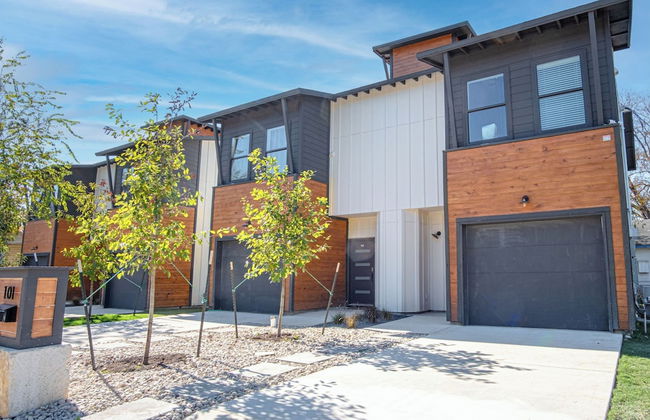 Spectacular 3 BR Plus 2 and a Half BA Apt Near Downtown - Foto 17