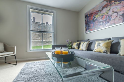 Photo 1 - Central Apartment Facing Windsor Castle