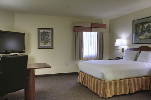 Photo 12 - Larkspur Landing Extended Stay Suites Hillsboro